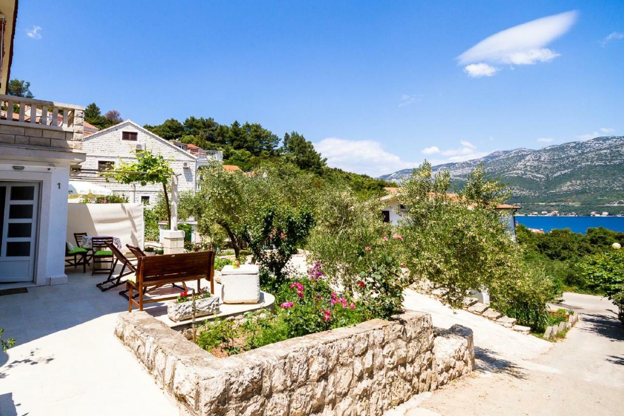 Apartments Laura Korcula Town Bagian luar foto
