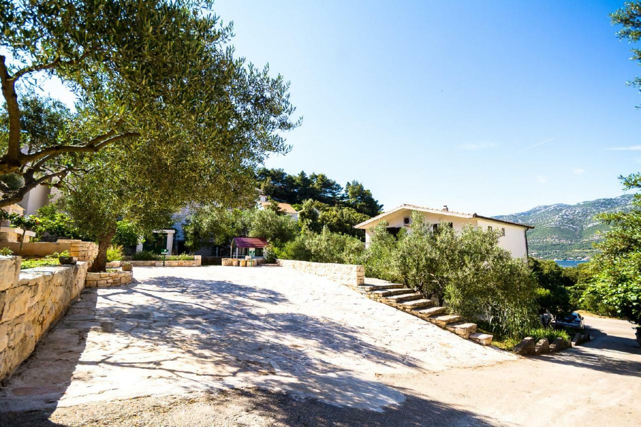 Apartments Laura Korcula Town Bagian luar foto